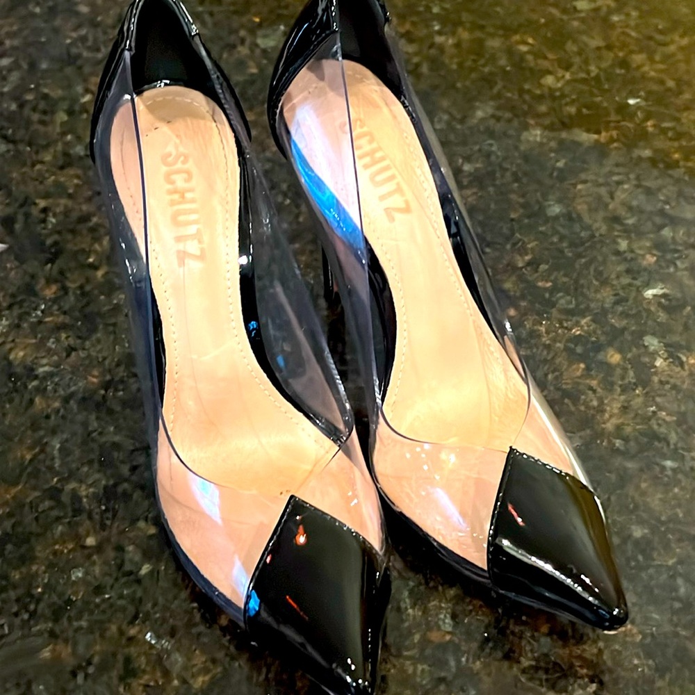 Schutz Cendi pump size 5 1/2 worn twice